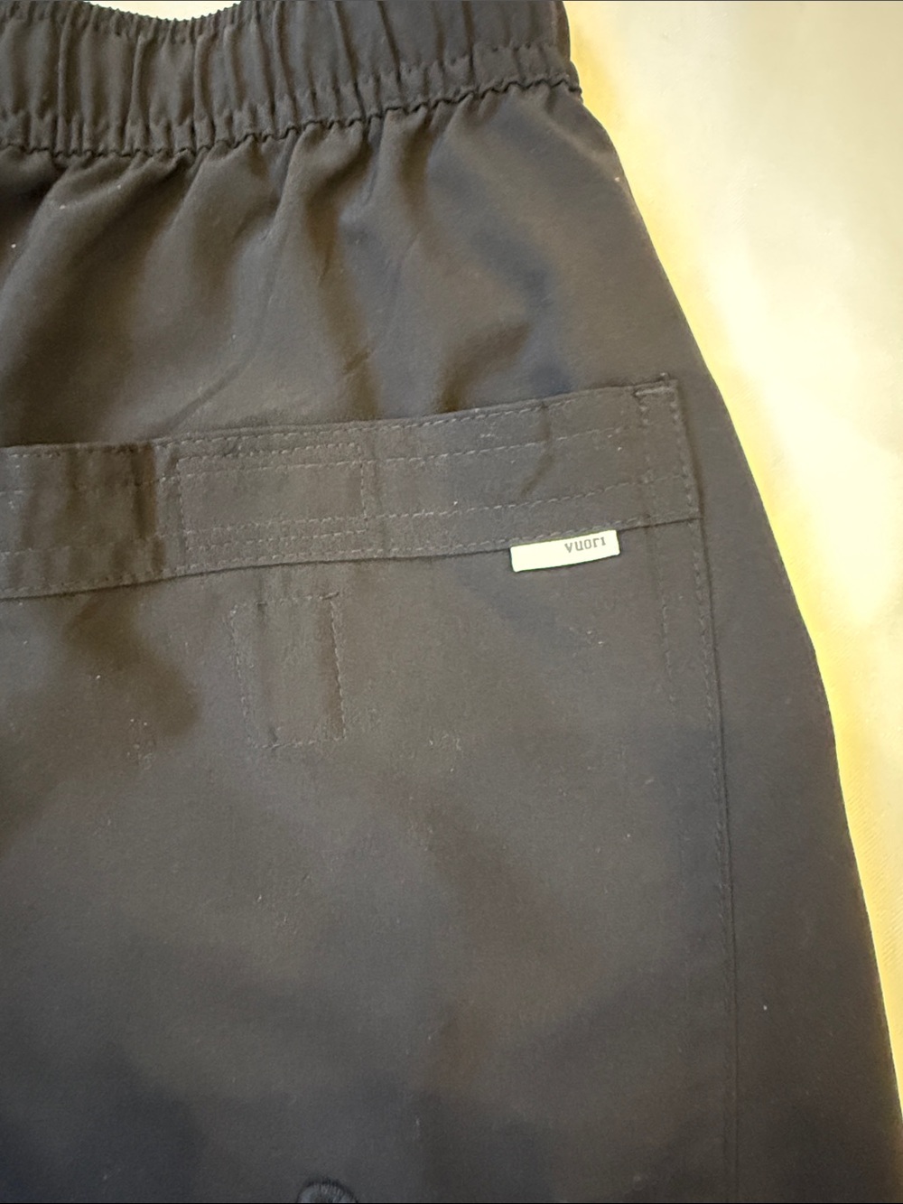 Vuori Black Men’s shorts XS with White Drawstring - Picture 6 of 8